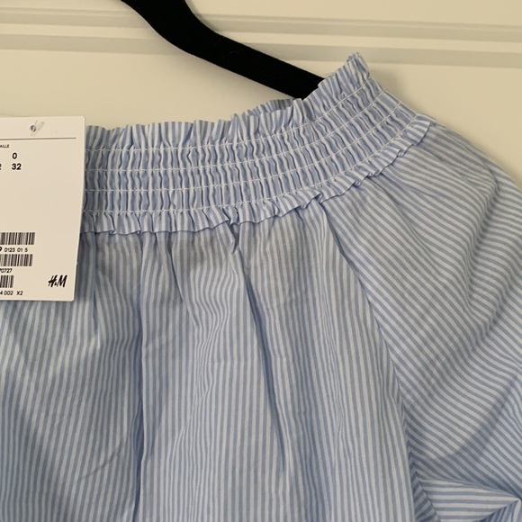 H&M Off the Shoulder Top - Picture 6 of 9